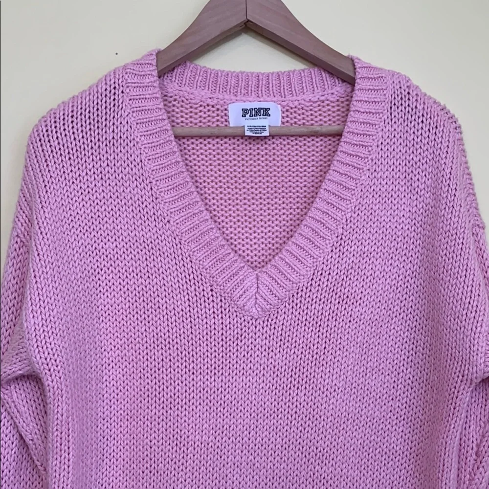 Victoria's Secret Pink V-Neck Relaxed Fit Knit Long Sleeve Sleeve Sweater S